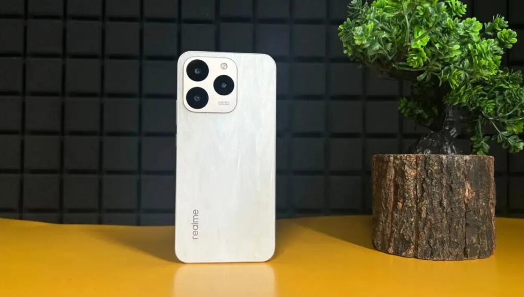 Realme 15T Review: Stunning AMOLED Display, Powerful 7000mAh Battery, Dual Cameras, Sleek Design Uncovered