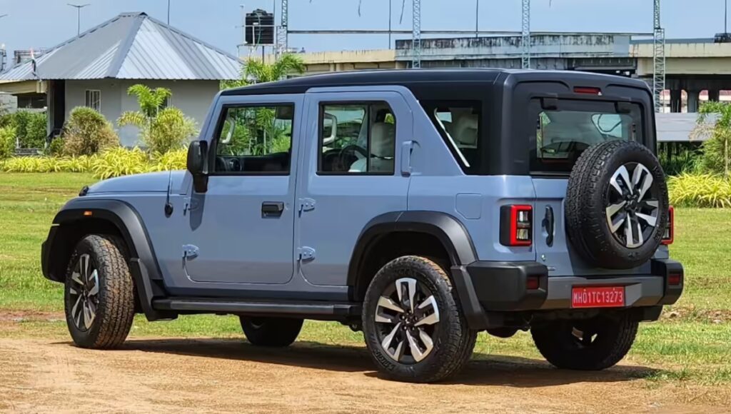 Mahindra Thar ROXX: Powerful SUV with 15.2 kmpl Mileage at ₹15.99 Lakh