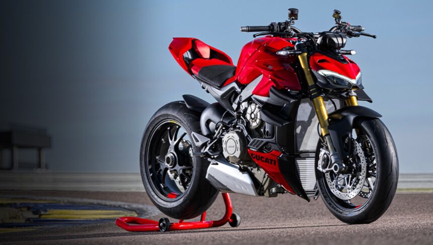 Ducati Streetfighter V4 2025: Raw Power with 13.2 kmpl Mileage And ₹22 Lakh Price Tag