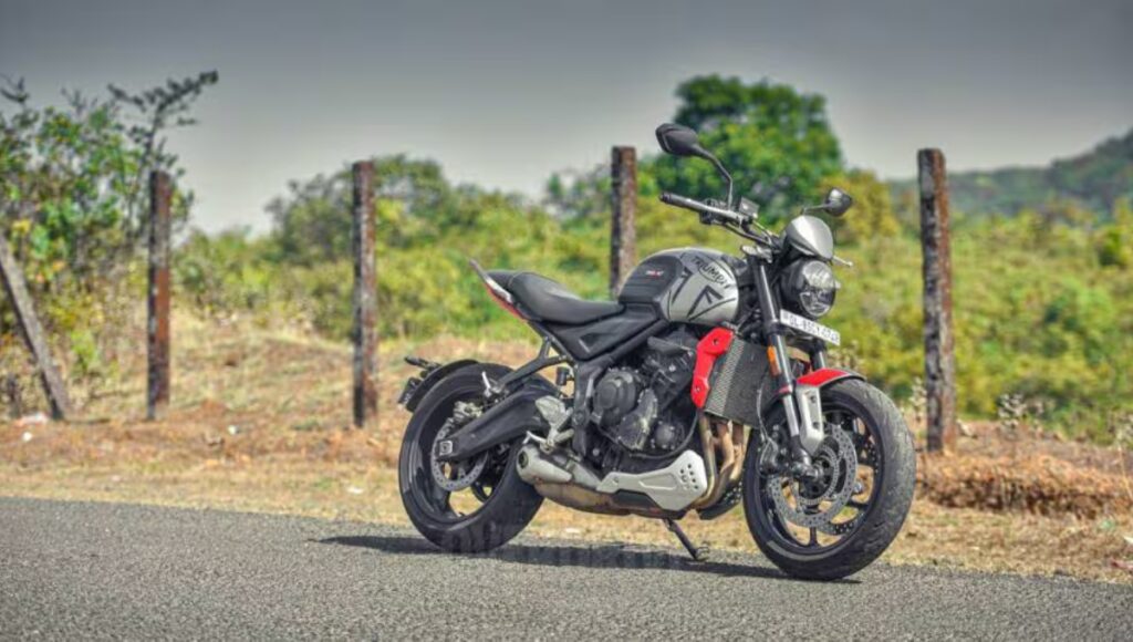Triumph Trident 660: Powerful, Stylish Ride with 22 km/l Mileage at ₹7.5 Lakh