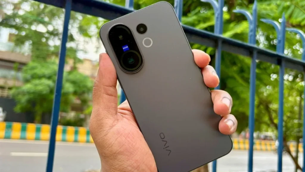 Vivo X200 FE with 6500mAh Battery and Premium Triple Camera, Price Revealed