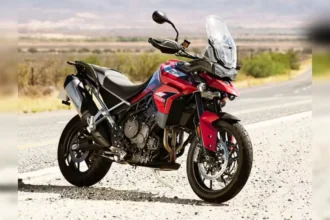 Triumph Tiger 900: Adventure and Comfort Redefined Mileage 19 km/l, Price ₹14.40–16.15 Lakh