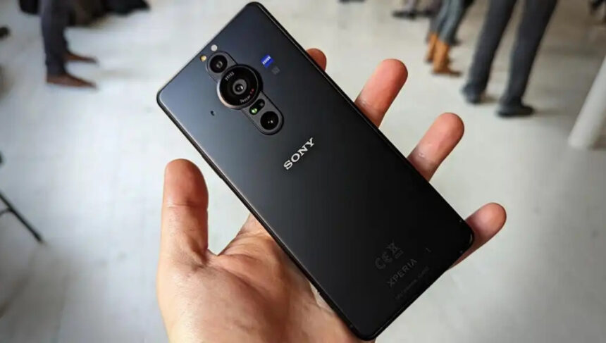 The design of the Sony Xperia Pro-I is high-end and robust. It weighs 211 grams and has dimensions of 166 x 72 x 8.9 mm, making it pleasant to grip.