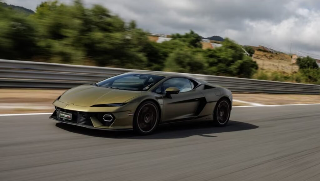 Lamborghini Extends Luxury: 10-Year Warranty and Free Maintenance for Ultimate Confidence