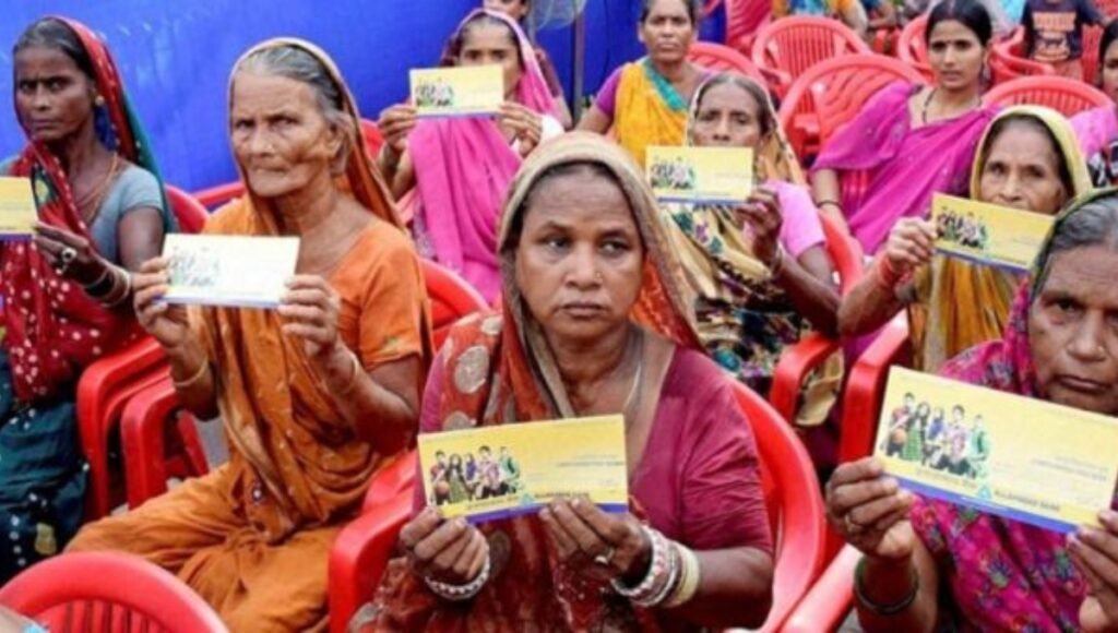 Uttar Pradesh Sets New Record in Jan Dhan Yojana: Tops the Nation, Empowering Women and Rural Communities