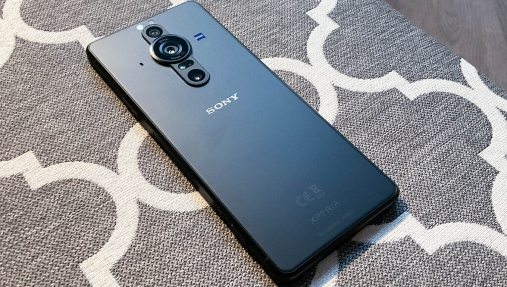 The design of the Sony Xperia Pro-I is high-end and robust. It weighs 211 grams and has dimensions of 166 x 72 x 8.9 mm, making it pleasant to grip.