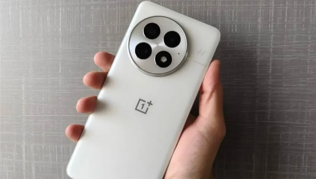 OnePlus 13 Review: Triple Camera, 120Hz AMOLED Display, 6000mAh Battery OnePlus 13 Review: Triple Camera, 120Hz AMOLED Display, 6000mAh Battery