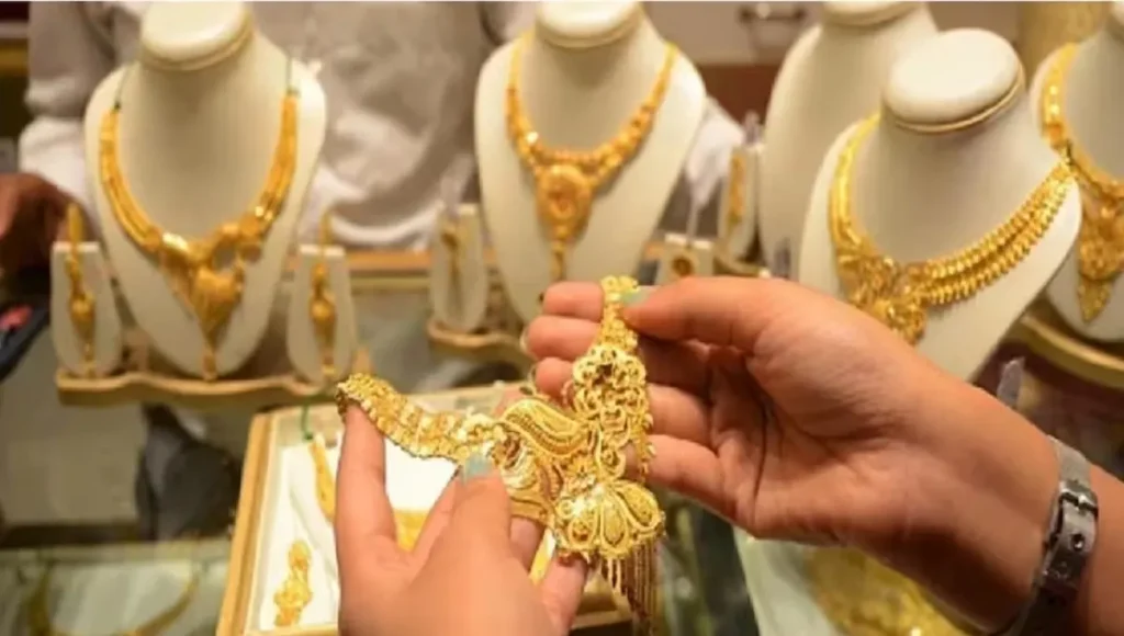 Gold Price Today: Dhanteras Brings Record Rise in Gold Rates, Silver Prices Fall in Delhi Market