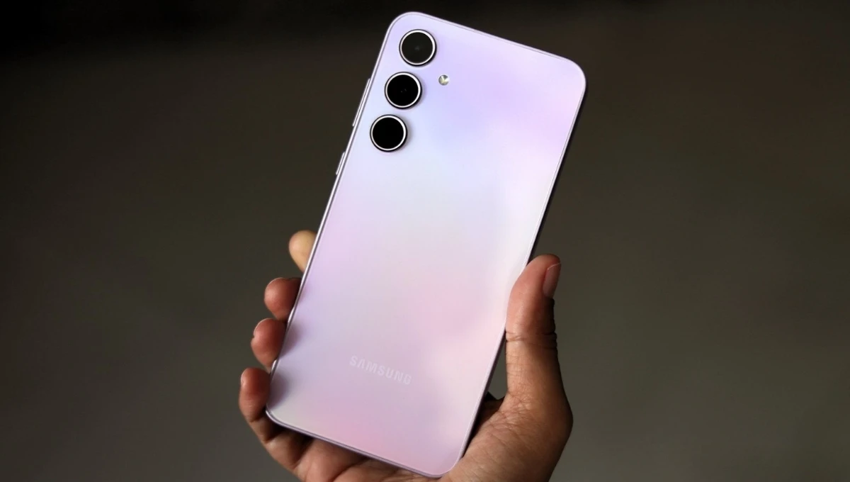 Samsung Galaxy Wide 8 One UI 8 Update: Stable Rollout, Features, and Global M16 Release