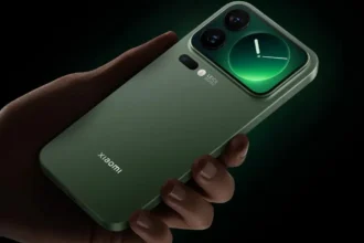 Xiaomi 17: Premium Smartphone with 120Hz AMOLED Display, 8K Camera, 7000mAh Battery