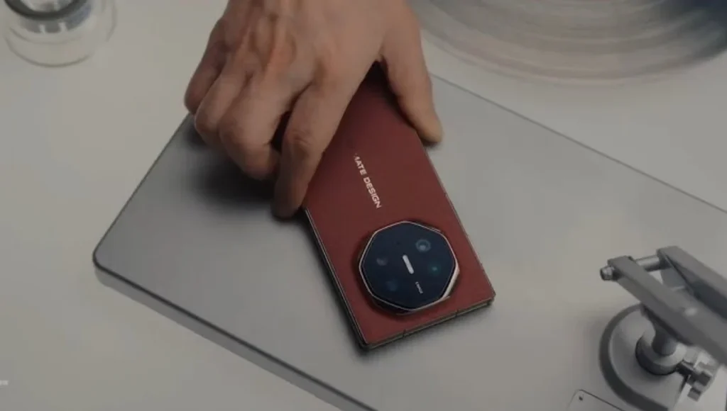 Huawei Mate XTs Ultimate 2025: Tri-Fold OLED, 50MP Camera, 16GB RAM, Premium Design