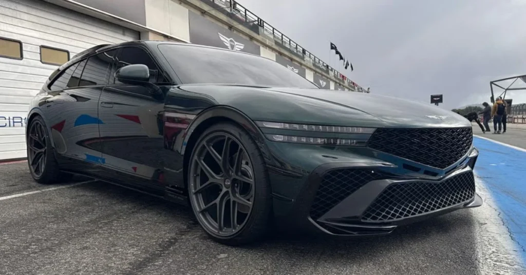 Genesis G90 Wingback