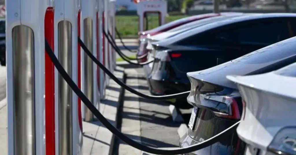 EV Sales Crash After Tax Credit Ends: October Turns into a Nightmare for Automakers